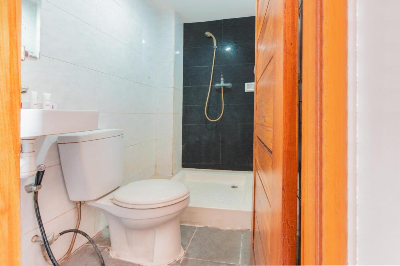 Oyo 1229 Dc Pramuka Hotel